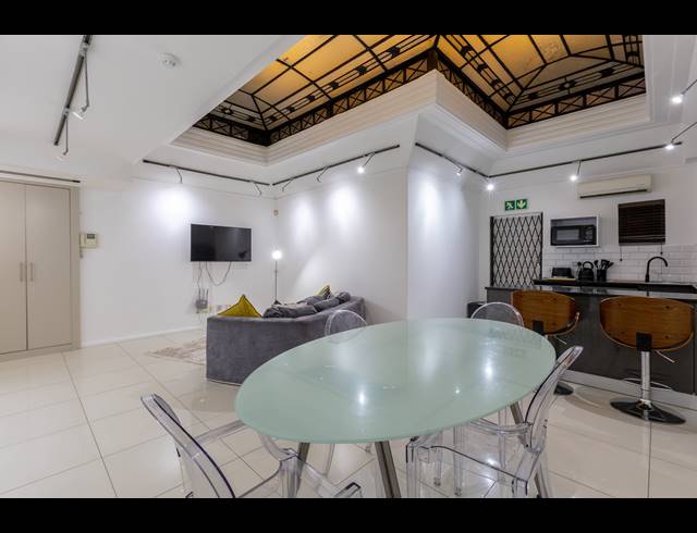 1 BEDROOM APARTMENT FOR SALE IN CAPE TOWN CITY CENTRE